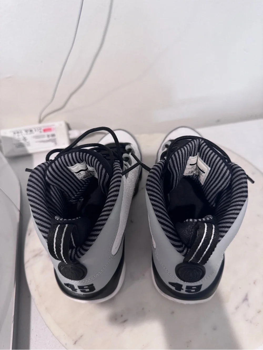 Jordan retro 9 Barons size 4Y